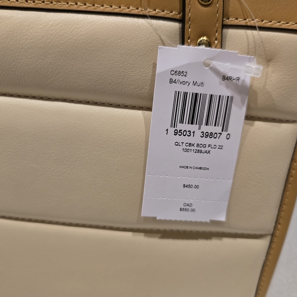 NWT Coach Field Tote 22 With Colorblock Ivory Multi Leather and Coach Badge - Picture 3 of 11
